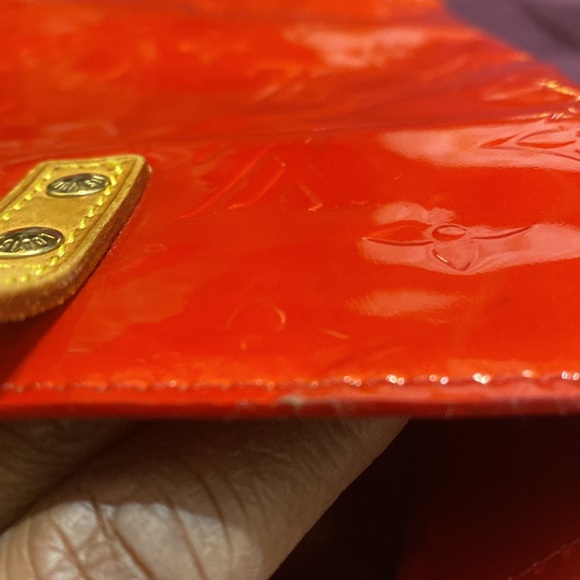 LOUIS VUITTON RED VERNIE SAC PLAT 230033120 code inside bag - Picture 11 of 12